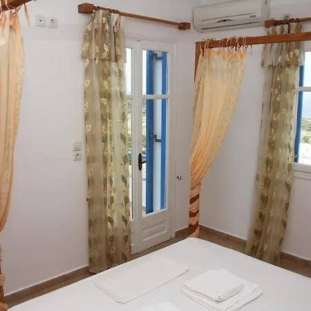 Aiolos Iraklia Hotel